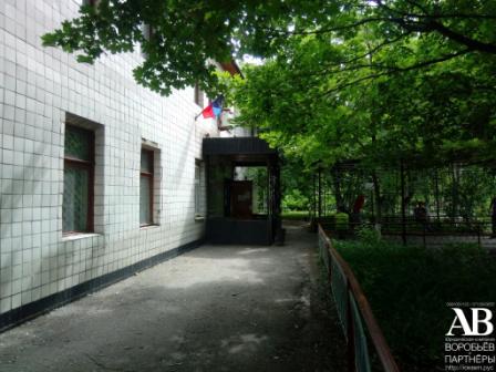 Вход в Кировский суд Донецка ДНР фото на официальном сайте Донецка