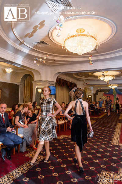 В Столичном в мае 2017 прошел фешенебельный показ мод при поддержке ЮК